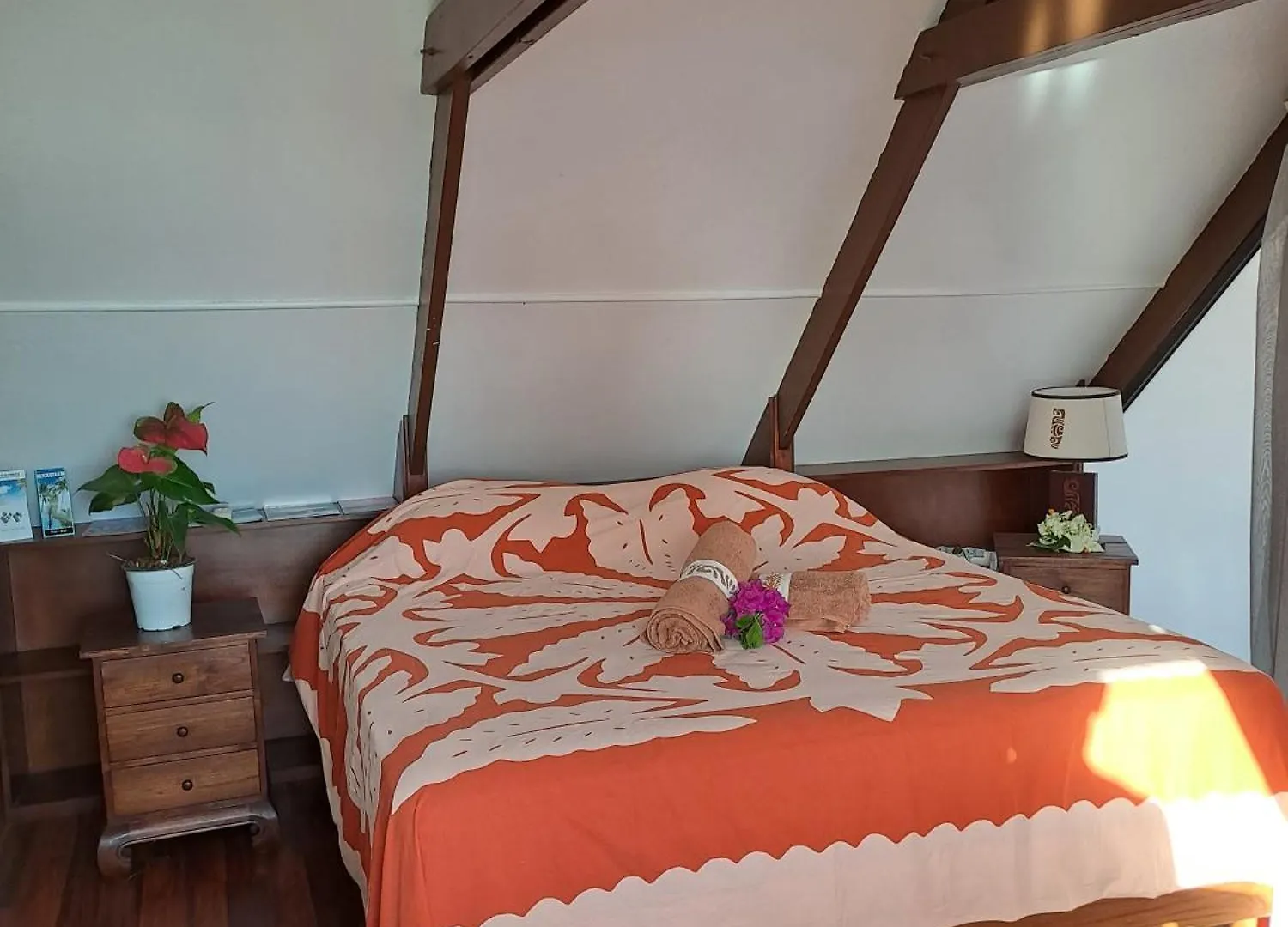 Chambres D'Hotes - Cote Mer - Tahiti Sunset Home Punaauia  Habitación en casa particular